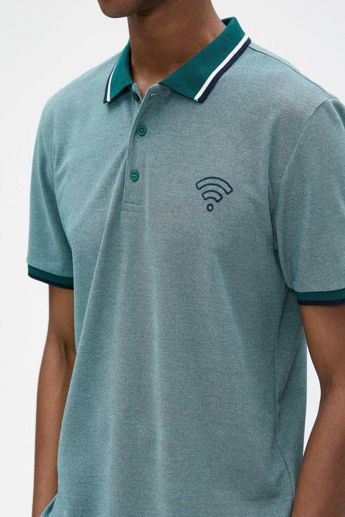 تیشرت یقه پولو با چاپ آستین کوتاه لوله کشی دکمه دار