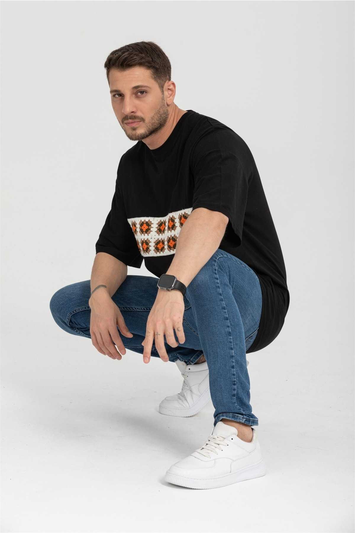 تیشرت سایز بزرگ R-5730 با یقه خدمه گلدوزی با جزئیات