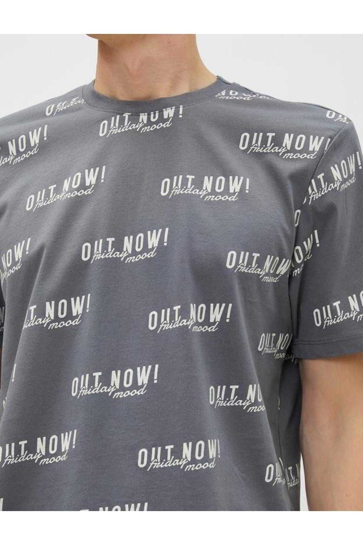 تیشرت یقه کوتاه نخی با چاپ شعار