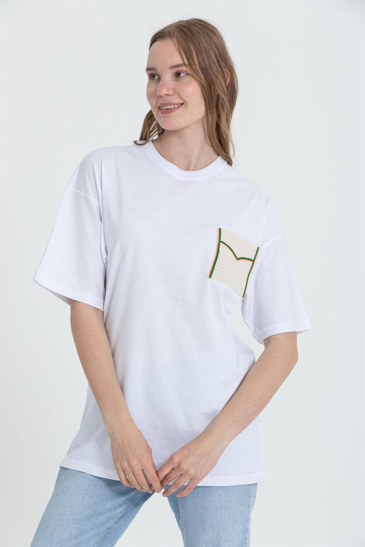 R-5729 تیشرت توری یقه خدمه با جزئیات بزرگ