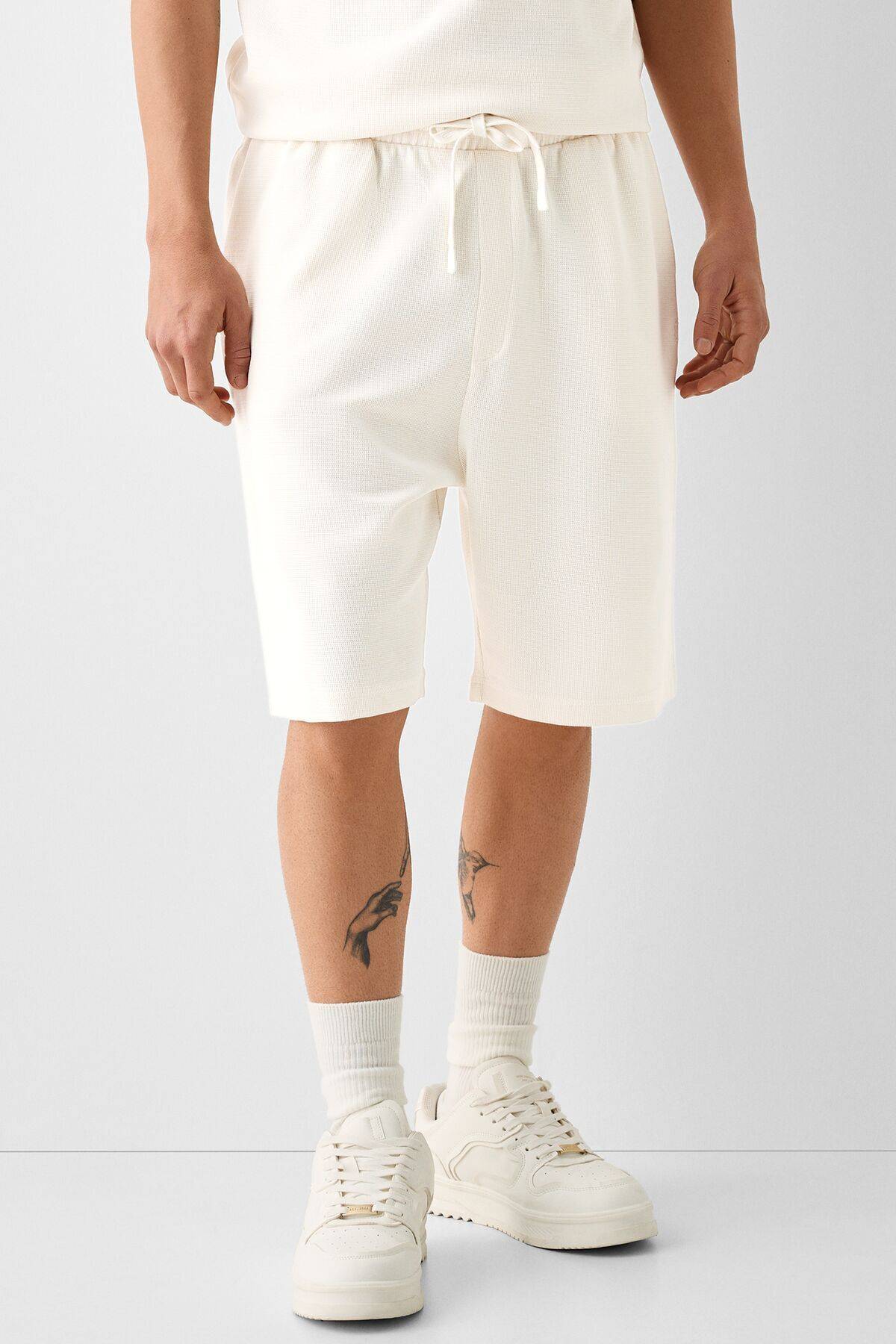 شورت برمودا با بافت راحت و راحت