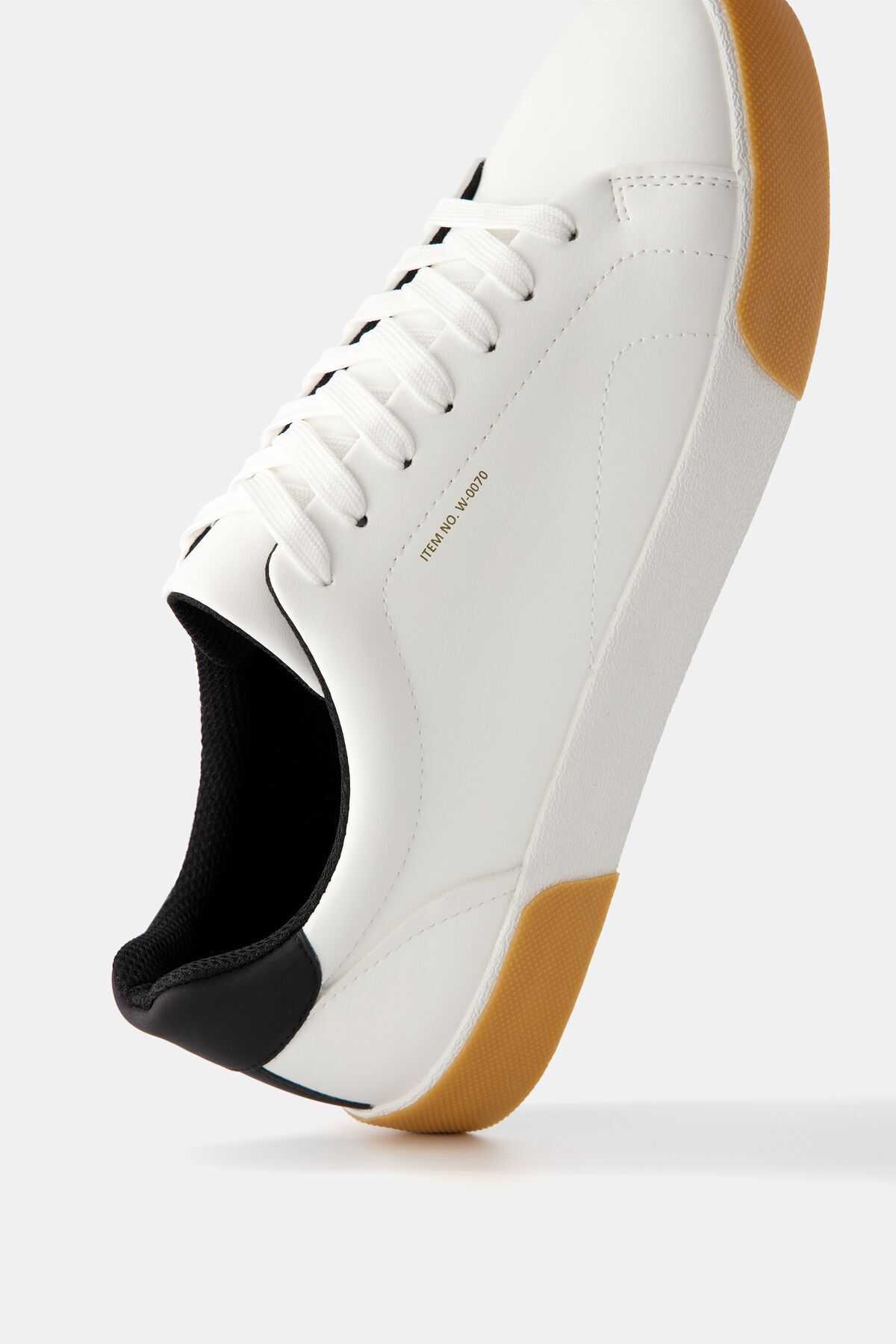 کفش ورزشی کنتراست