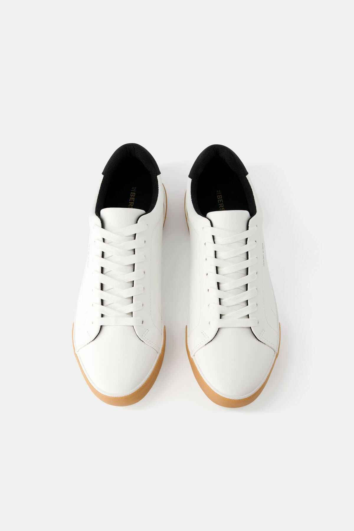 کفش ورزشی کنتراست