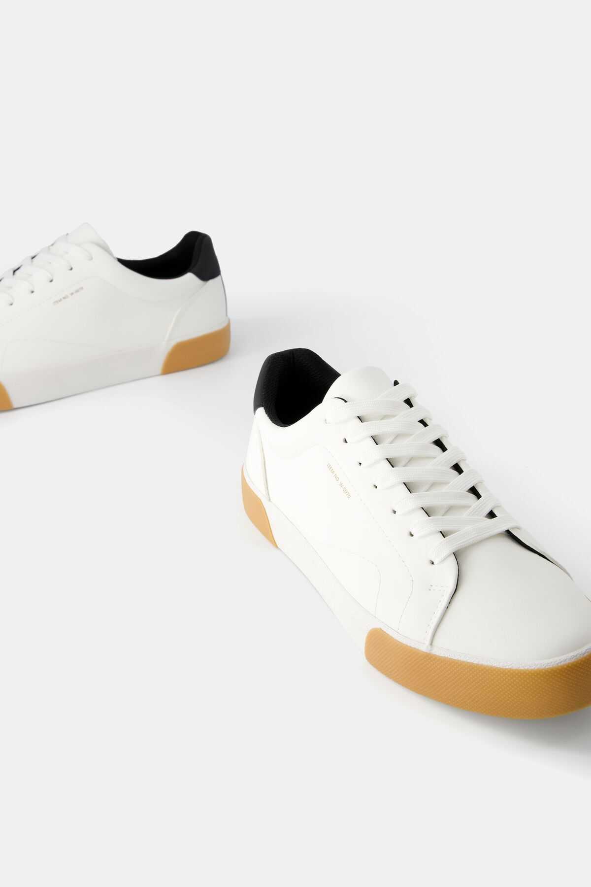 کفش ورزشی کنتراست