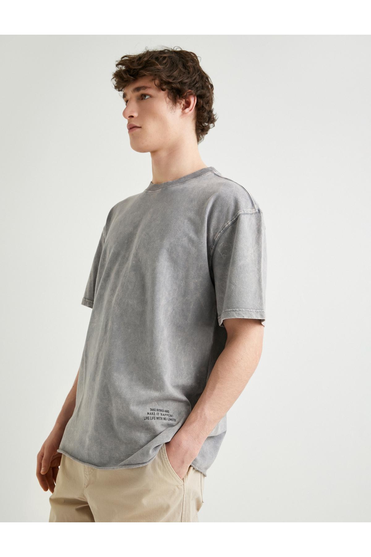 آستین کوتاه تیشرت با یقه خدمه شسته بزرگ