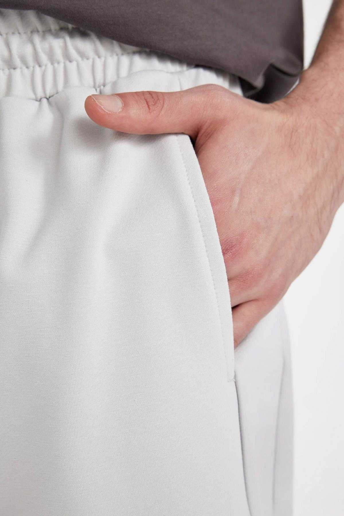 شلوارک باریک و باریک