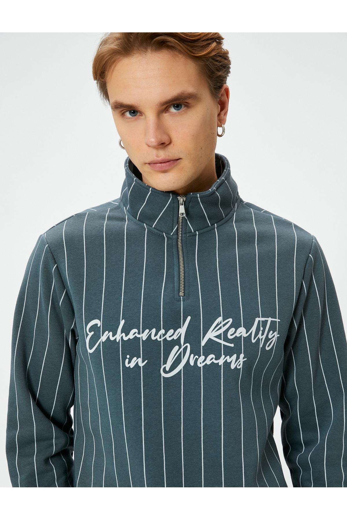 یقه استند چاپ شده سویشرت نیم زیپ دار