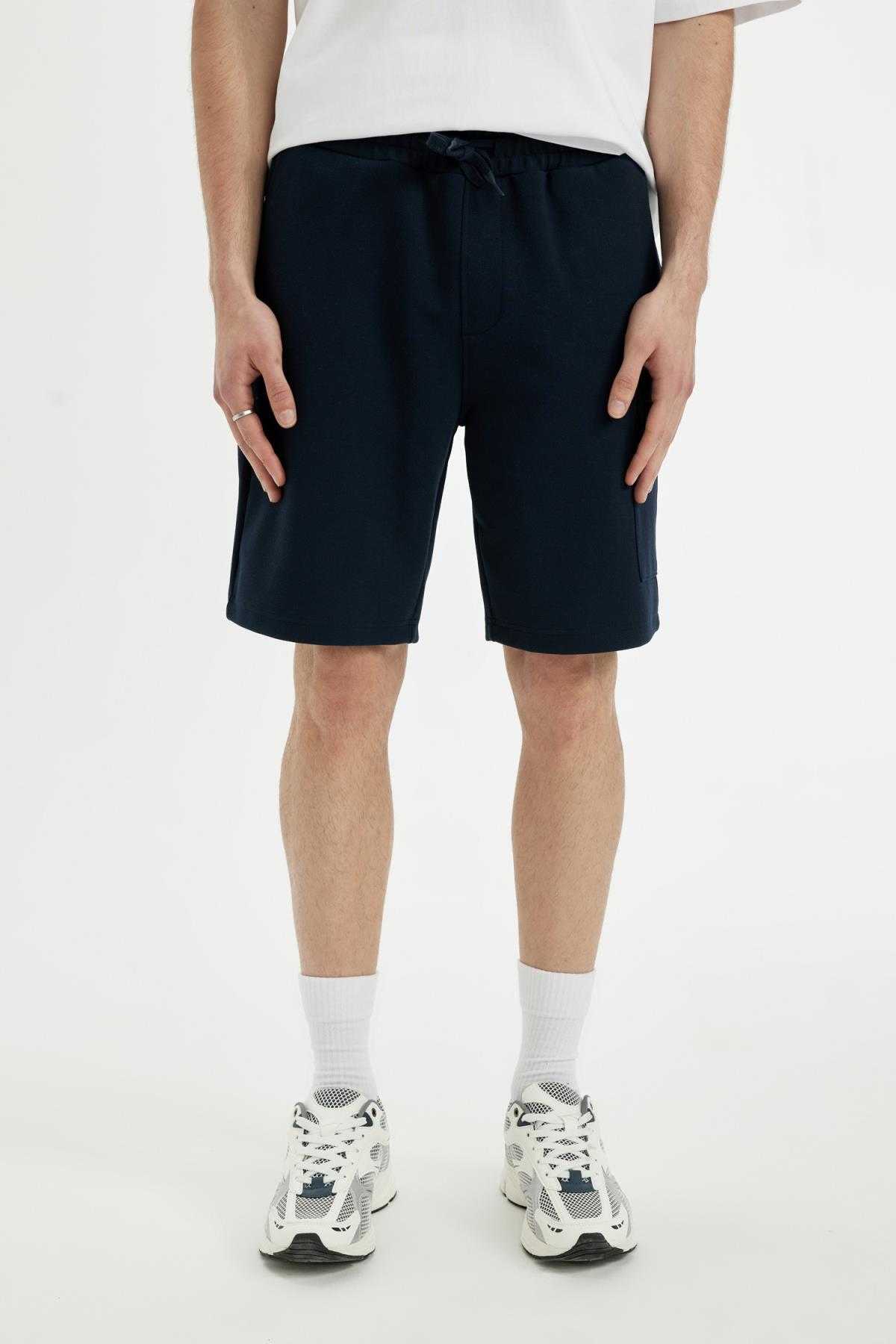 شلوارک پارچه ای سنگین ساق راست و منظم