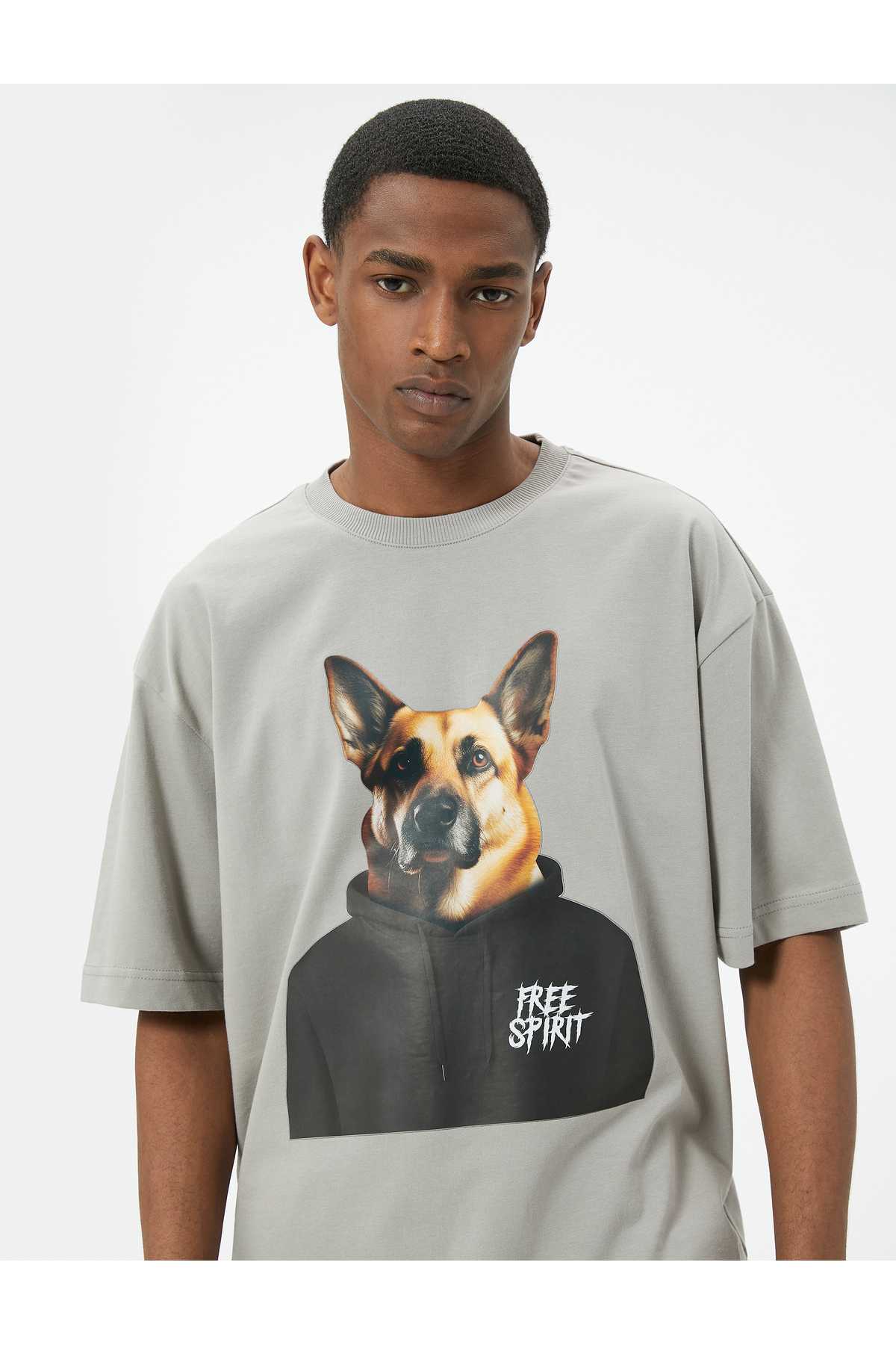 تیشرت سایز بزرگ با یقه خدمه آستین کوتاه با چاپ سگی