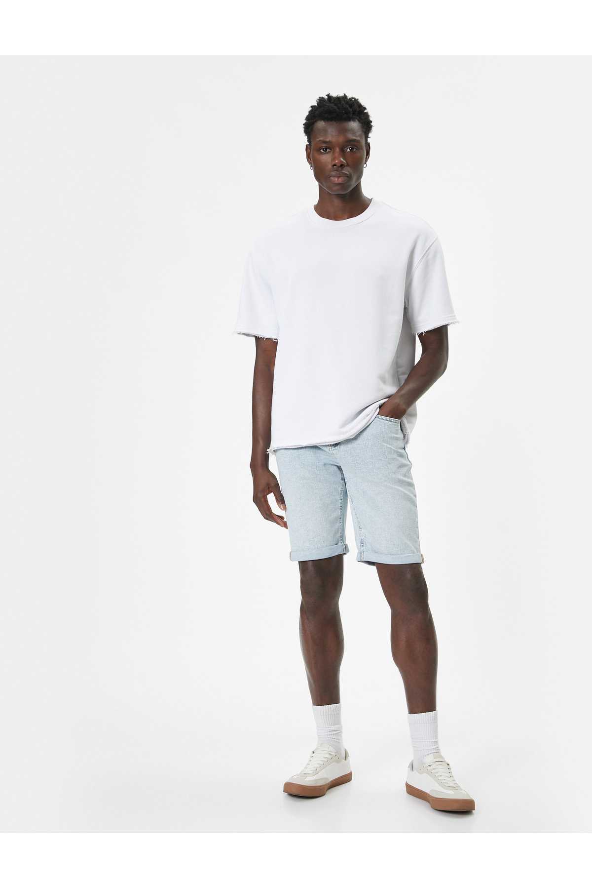 جیب دکمه ای شلوارک جین برمودا باریک با جزئیات