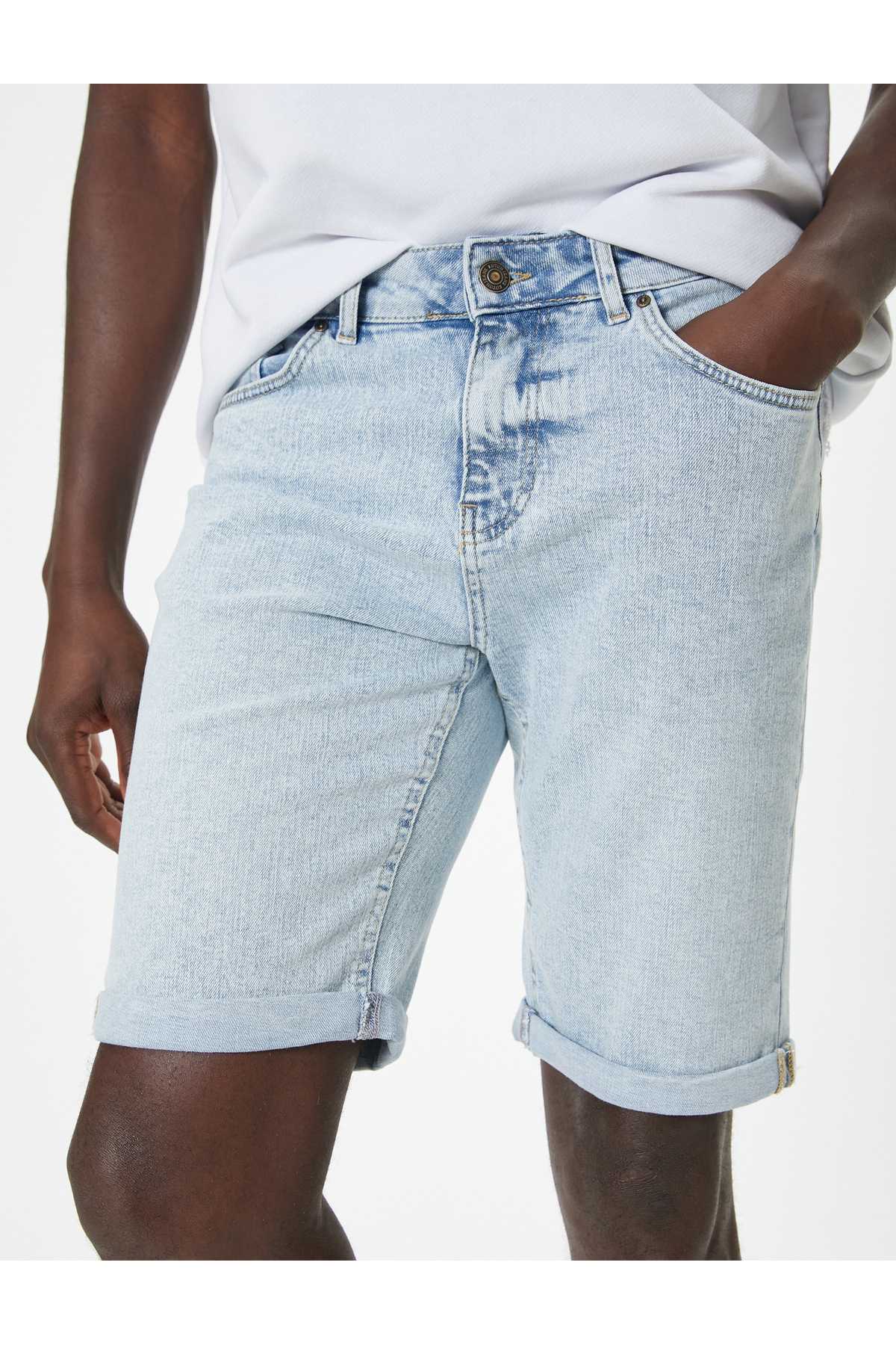 جیب دکمه ای شلوارک جین برمودا باریک با جزئیات