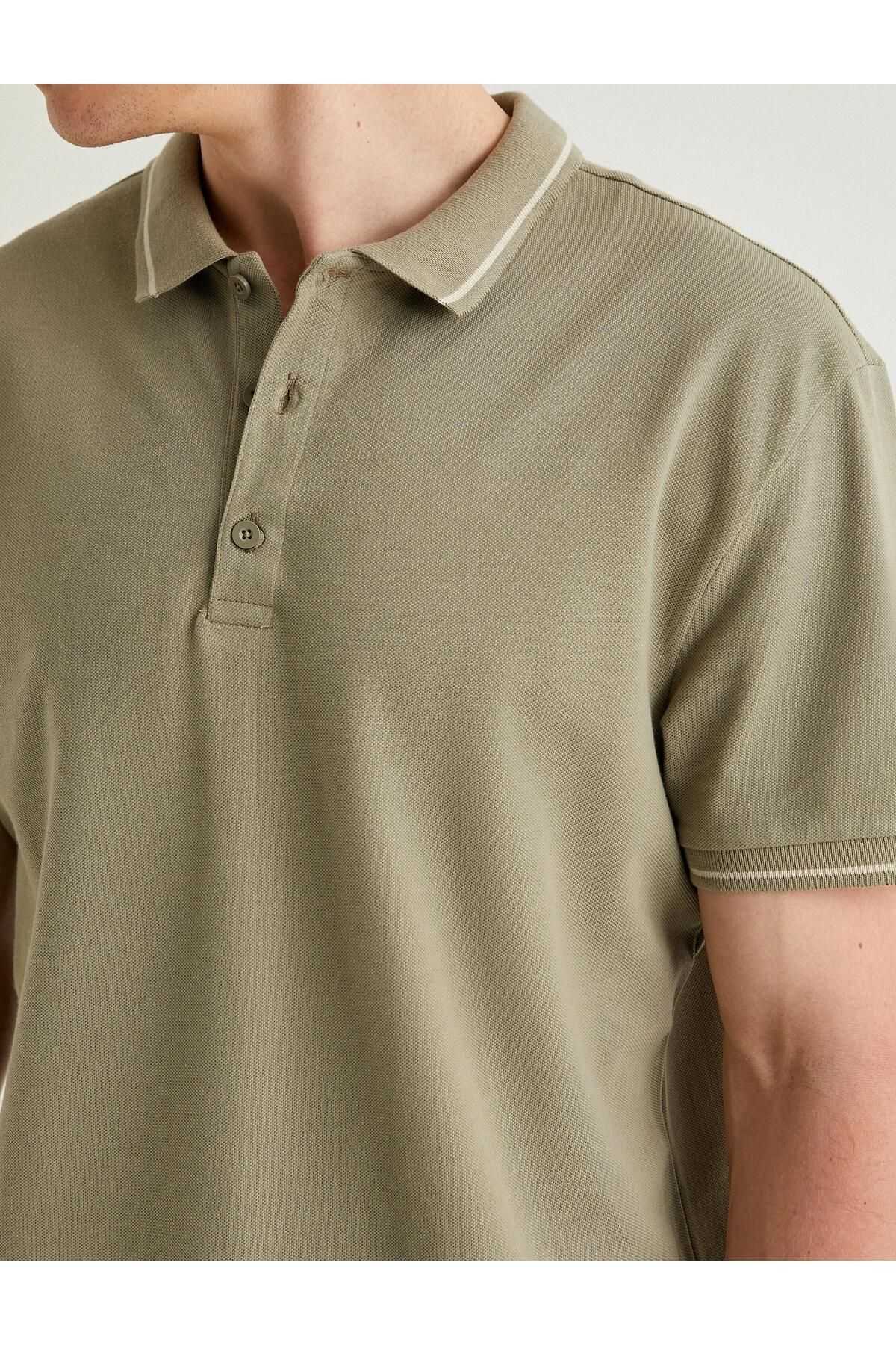 تیشرت پولو با آستین کوتاه با جزئیات نخی
