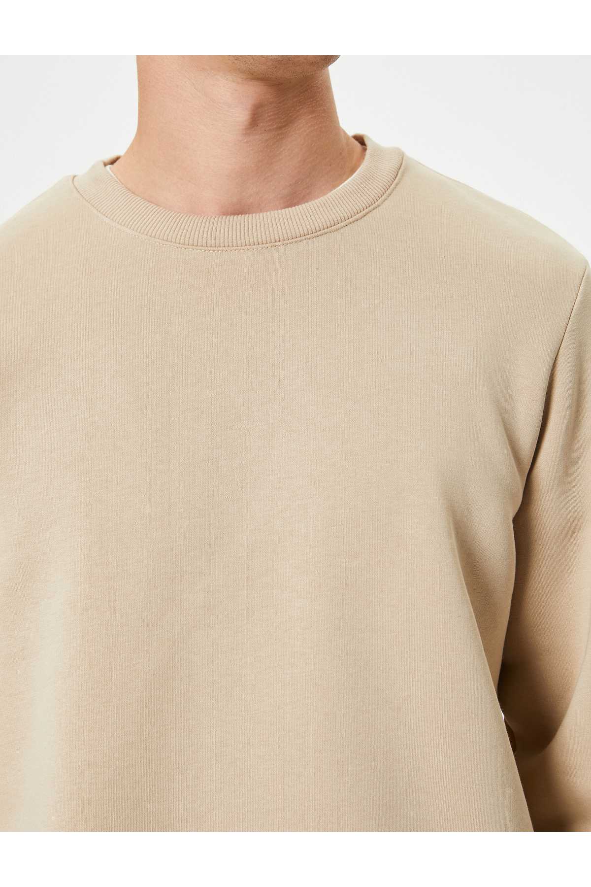 سویشرت آستین بلند یقه خدمه