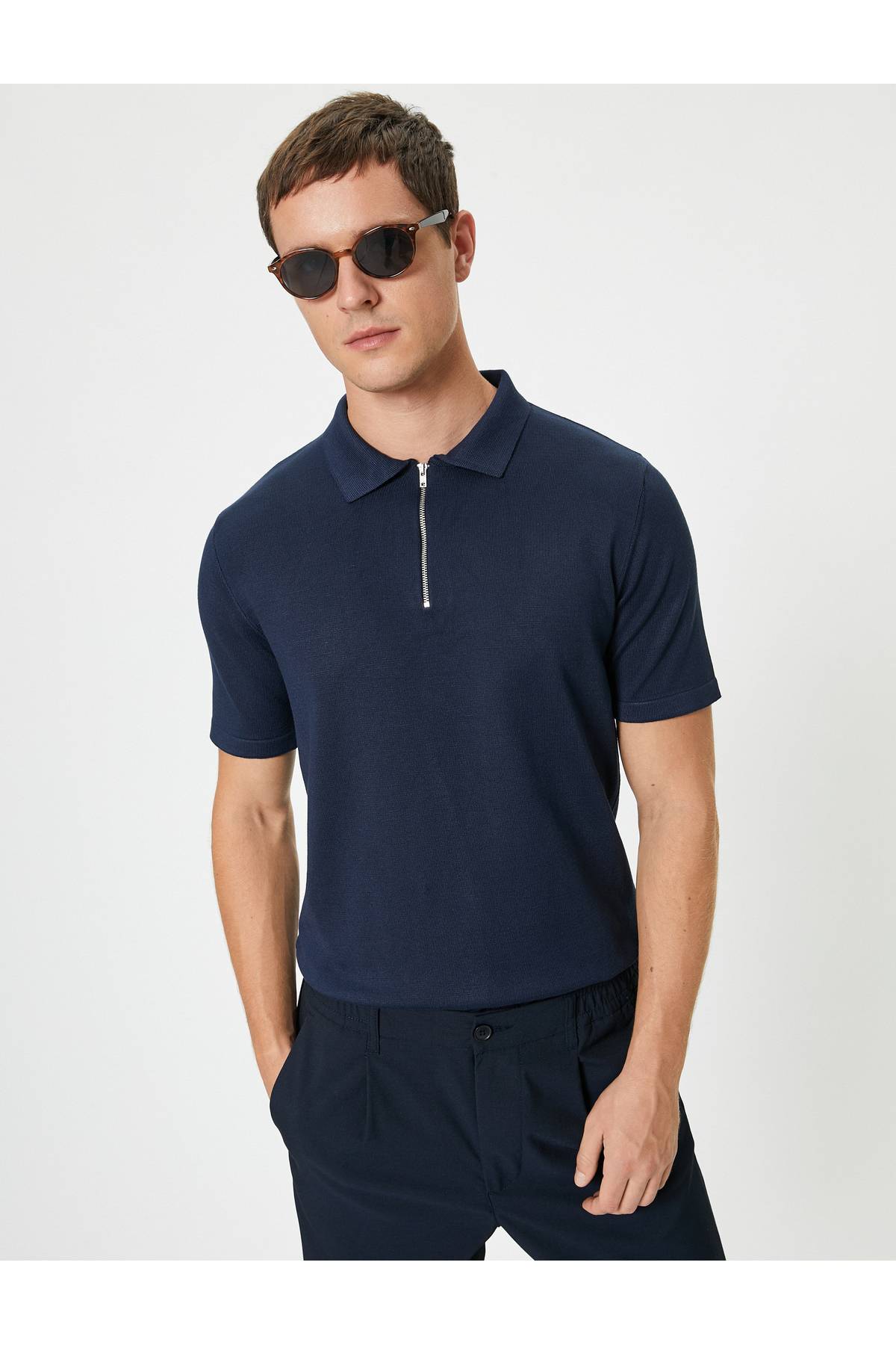 ژاکت بافتنی یقه پولو آستین کوتاه نیم زیپ