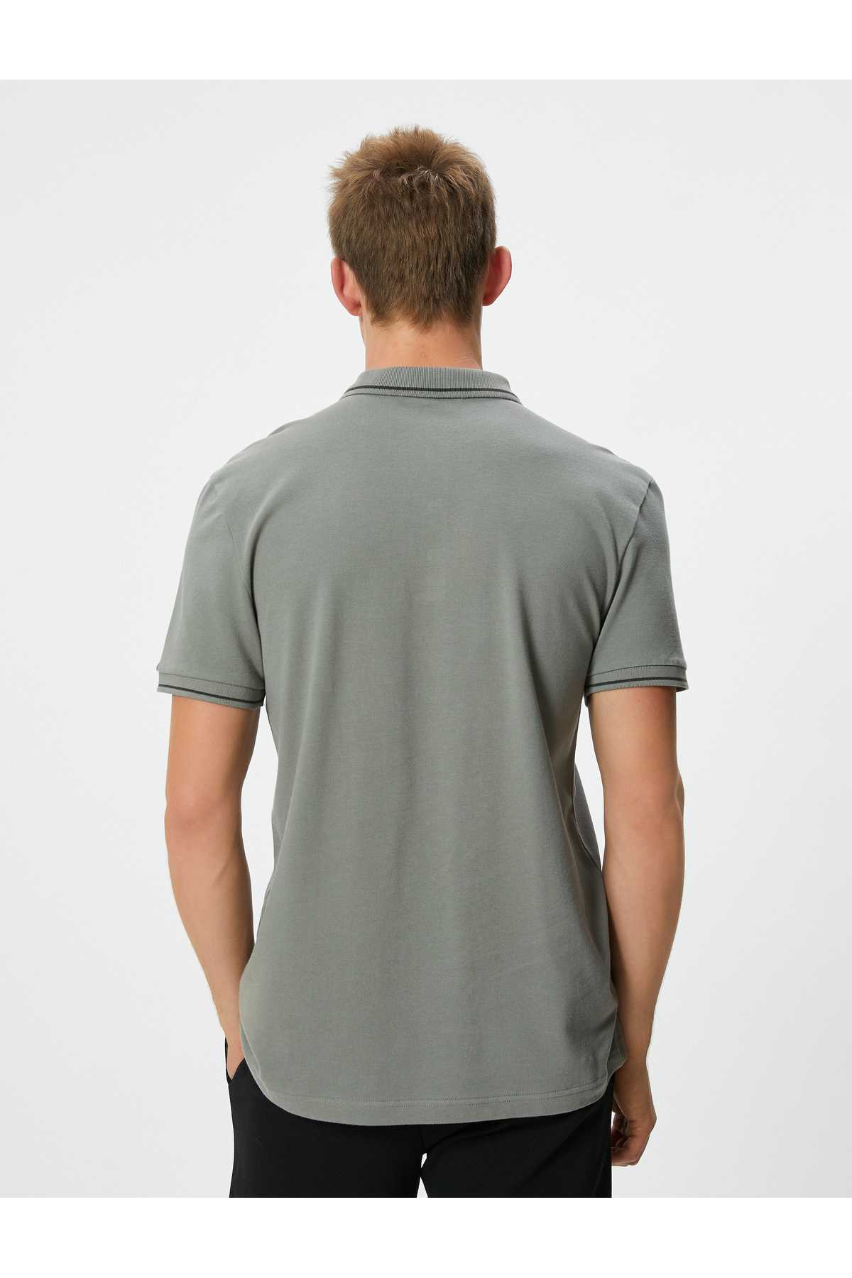 تیشرت پولو با آستین کوتاه با جزئیات نخی