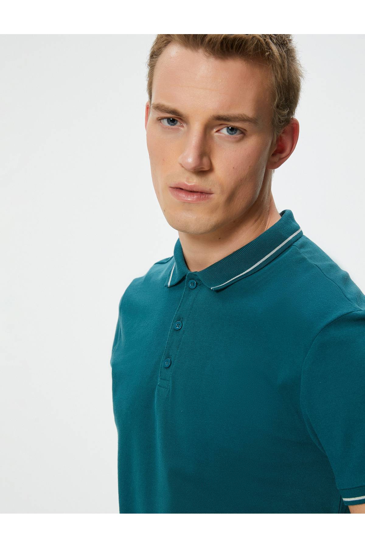 تیشرت پولو با آستین کوتاه با جزئیات نخی