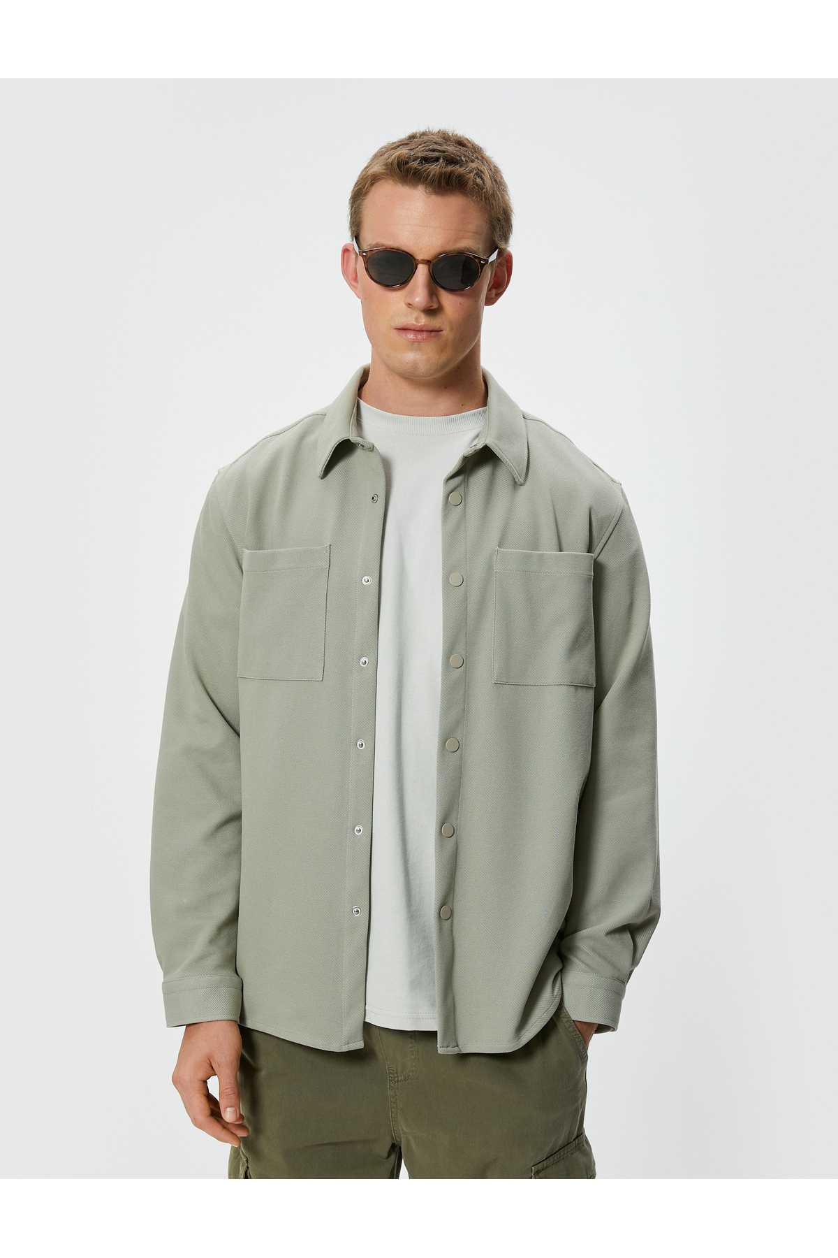 جیب دکمه دار پیراهن آستین بلند با جزئیات