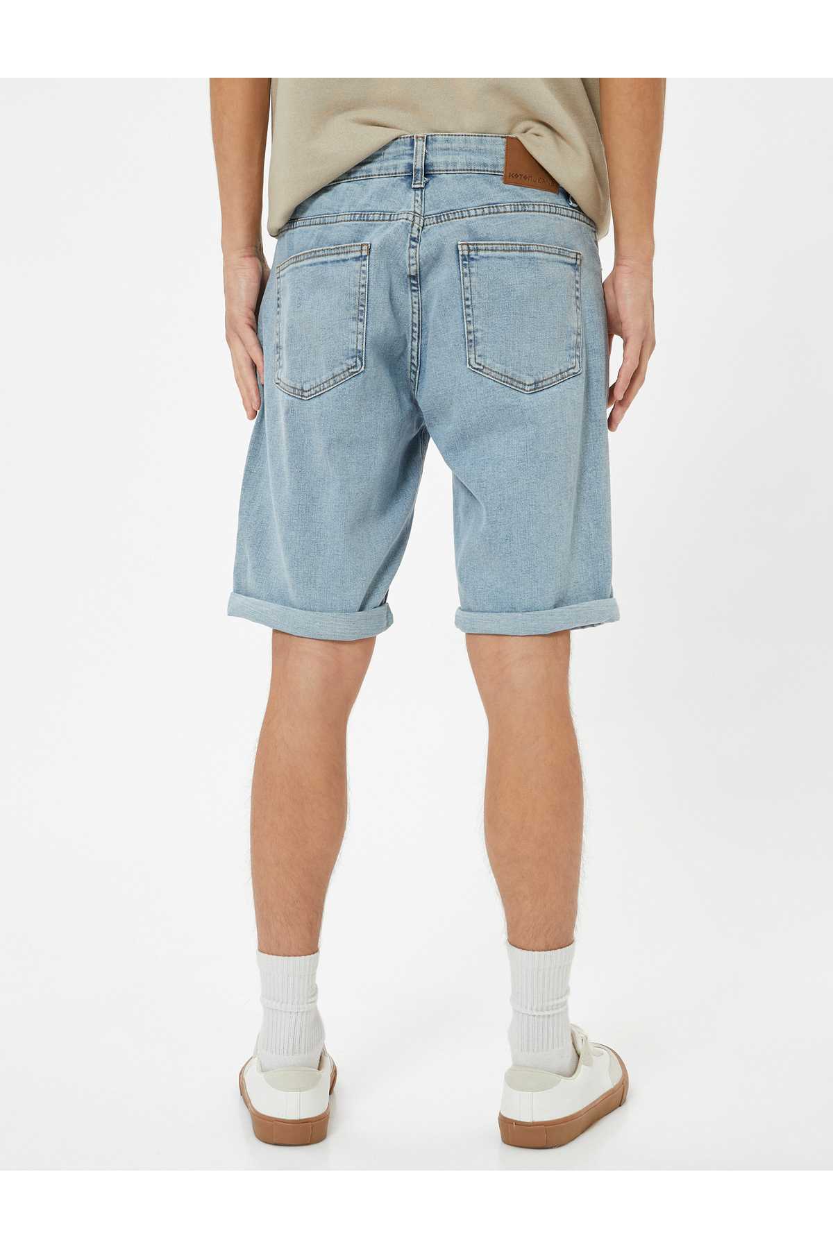 شلوارک جین برمودا جین باریک و با جزییات نخی