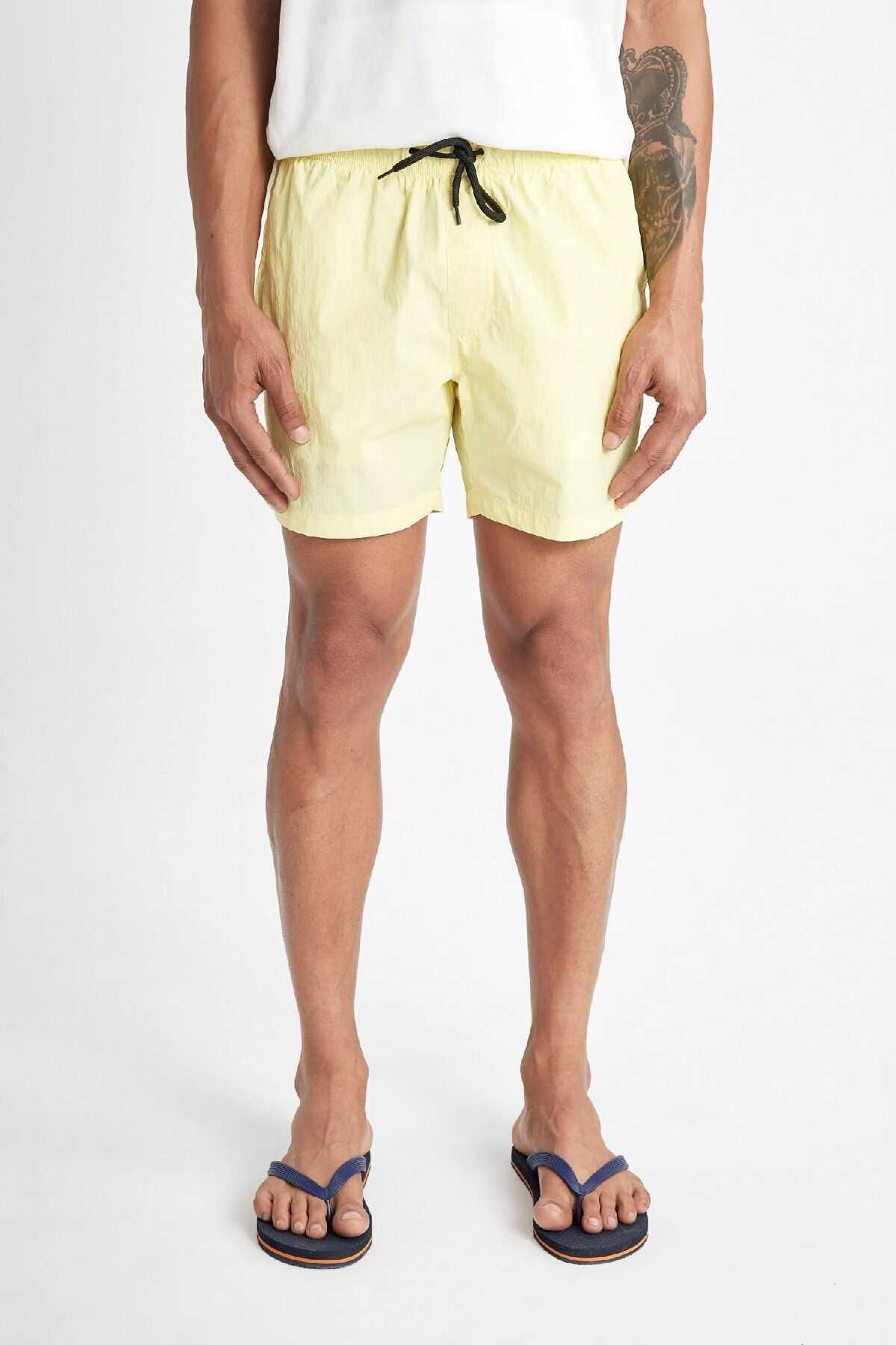 شورت شنا کوتاه