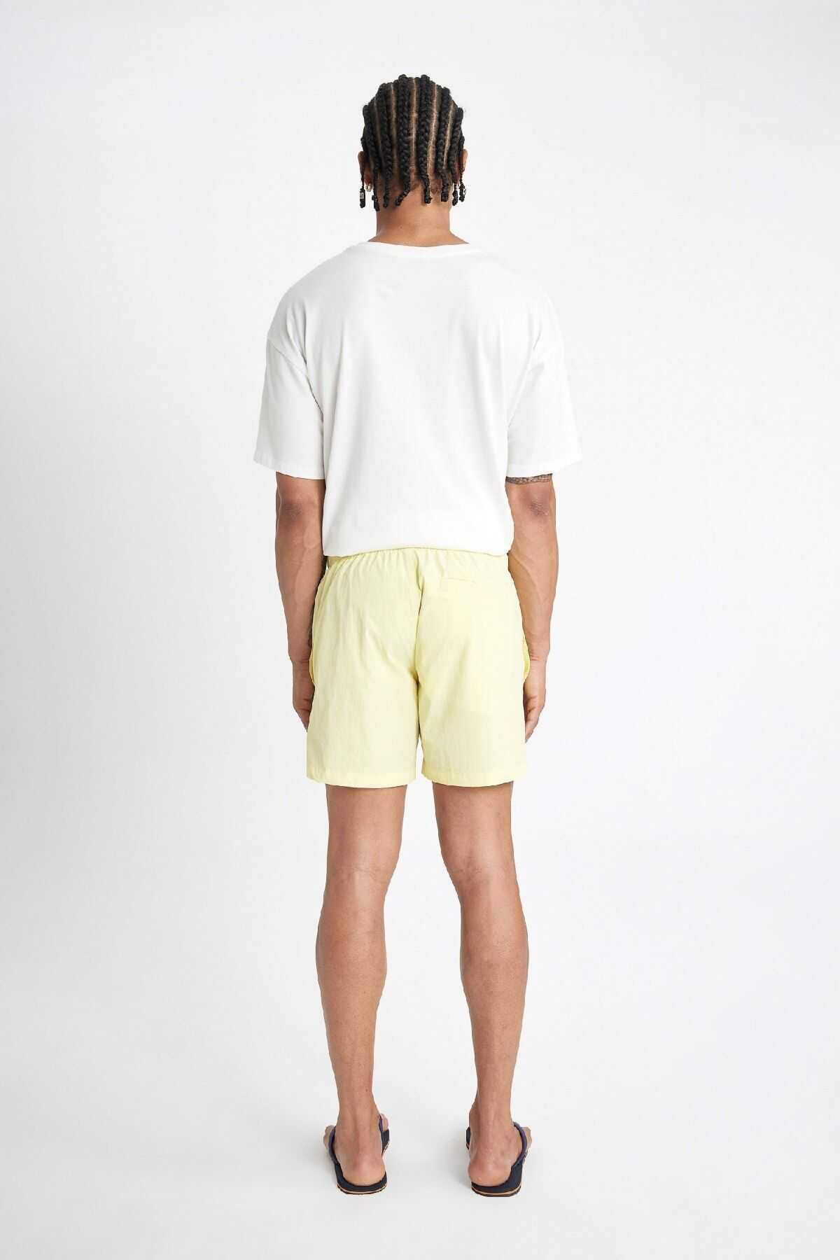 شورت شنا کوتاه