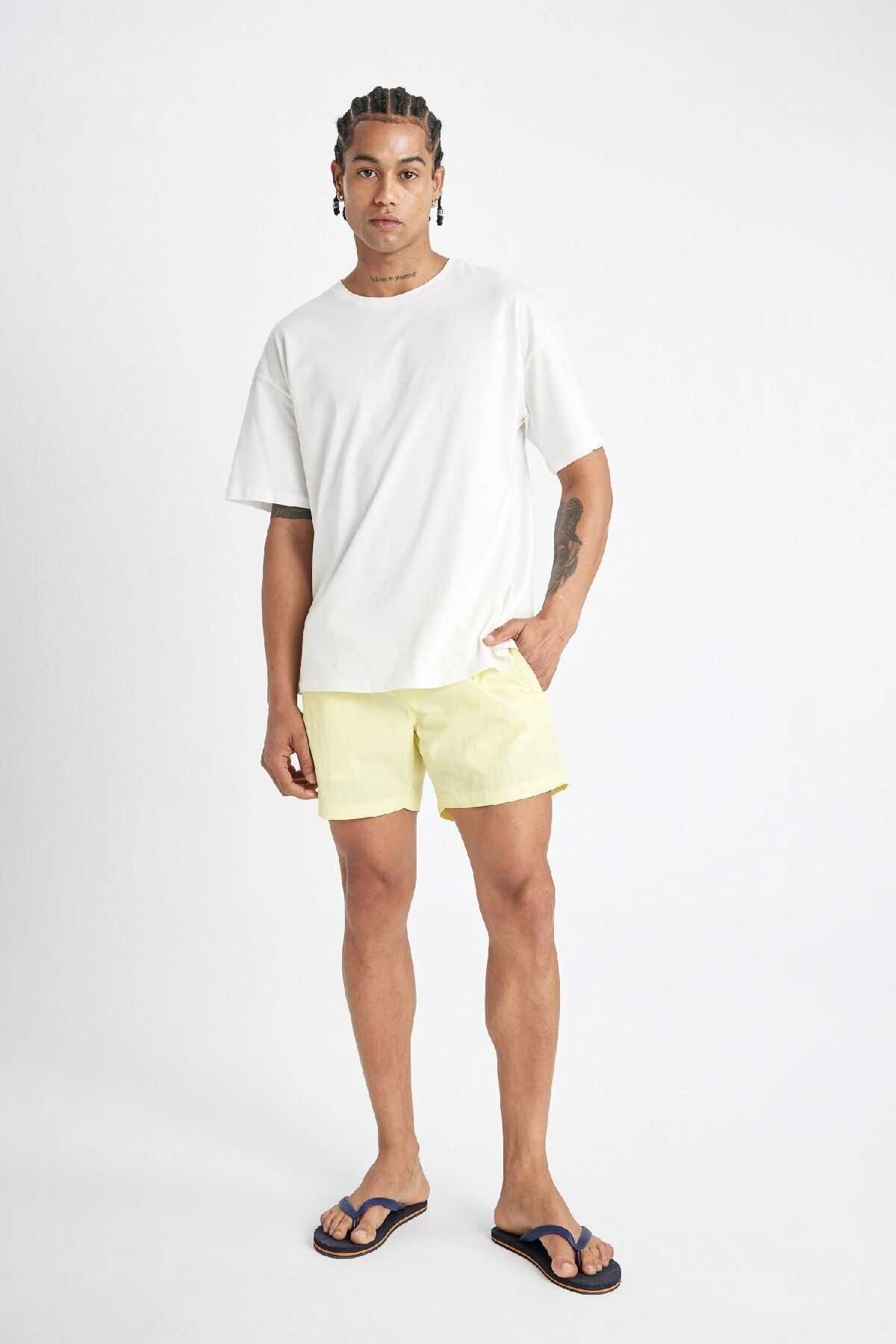 شورت شنا کوتاه