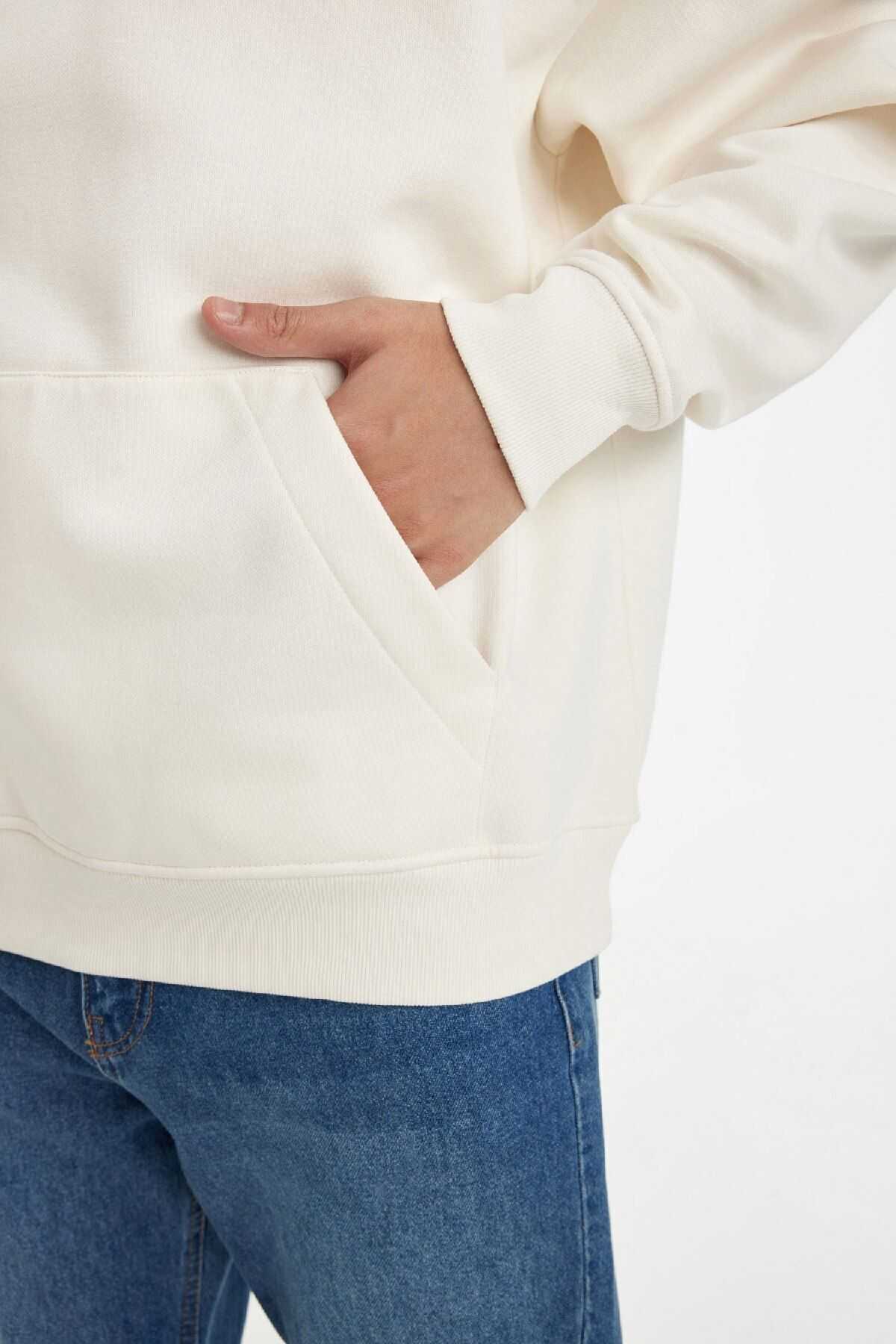 سویشرت ساده ساده کلاهدار مشکی با جیب کانگورو A4331ax24au