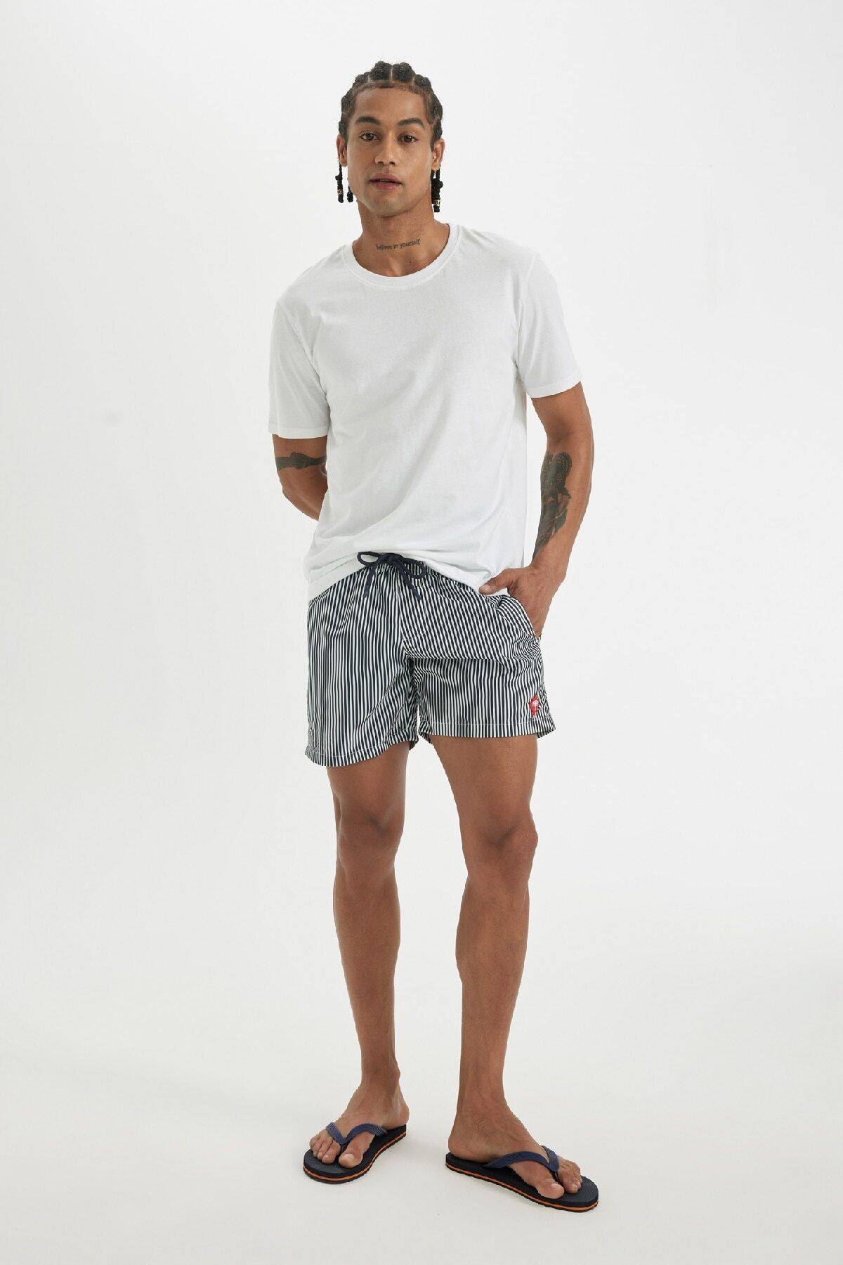 شورت شنا کوتاه با خط راه راه U0024az24hs