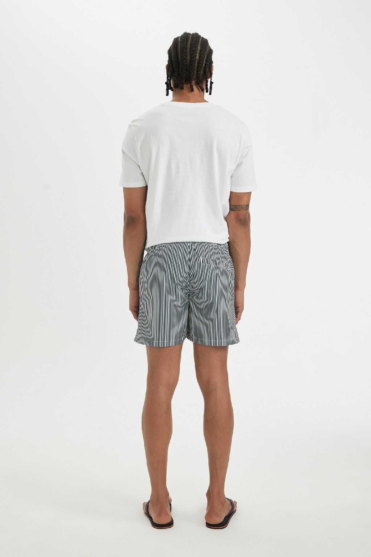 شورت شنا کوتاه با خط راه راه U0024az24hs