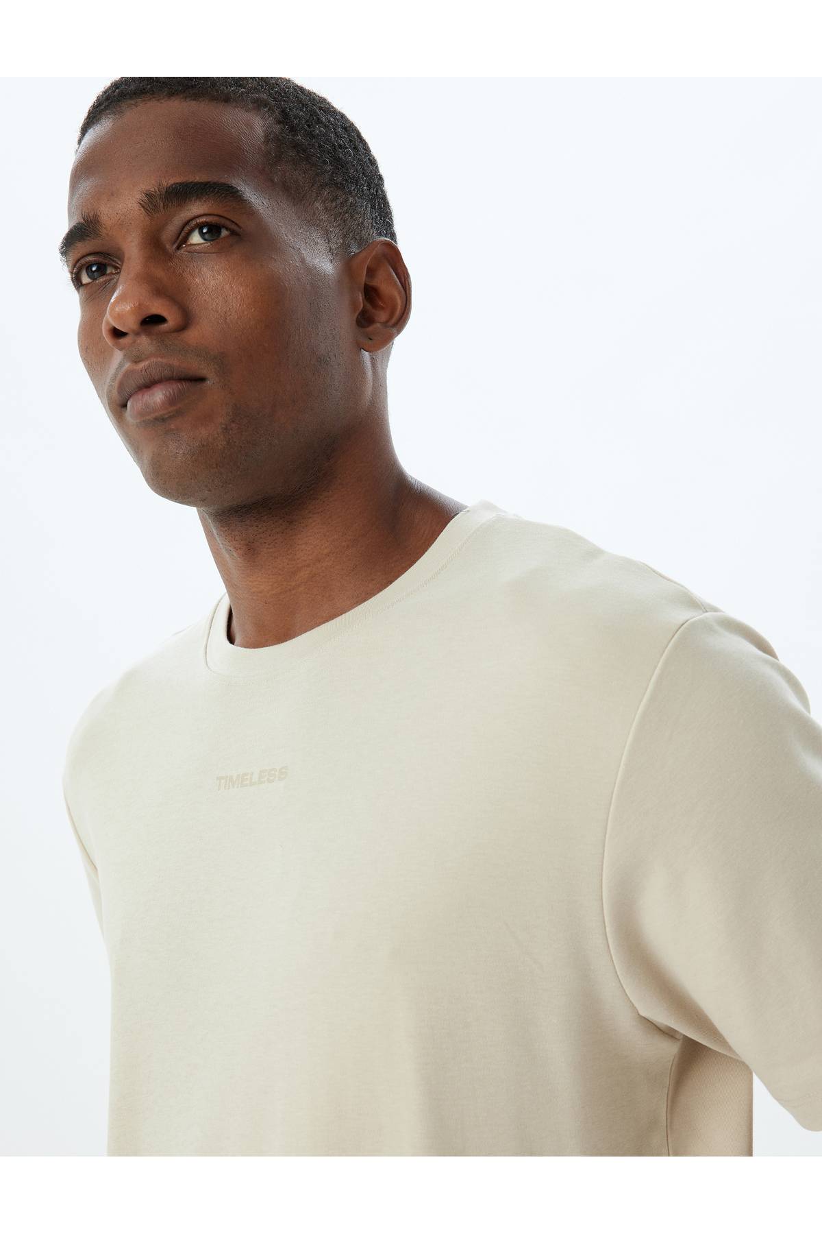 تیشرت یقه کوتاه نخی با چاپ شعار