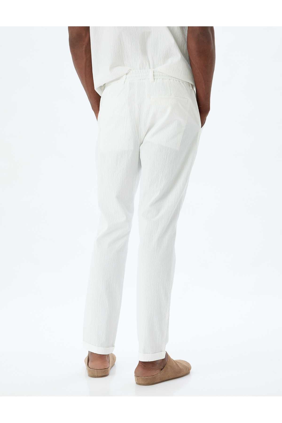 شلوار چینی با جزییات جیبی و دور کمر توری