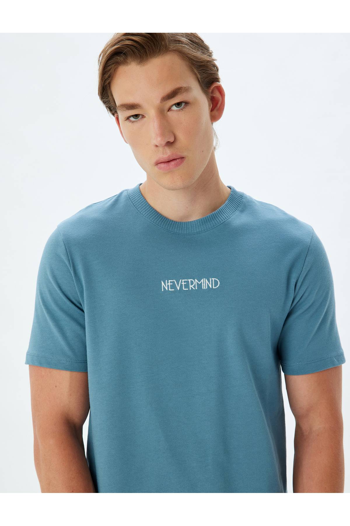 مدل تیشرت یقه خدمه آستین کوتاه نخی دوزی شده