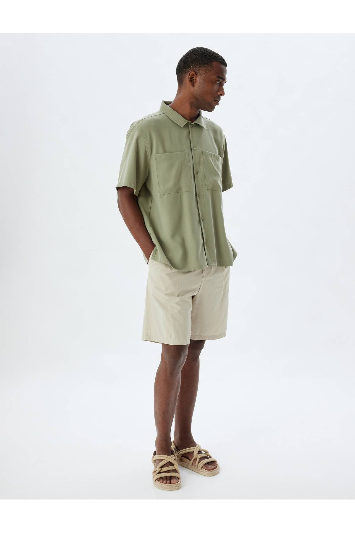 جیب آستین کوتاه پیراهن پایه ویسکوز با جزئیات