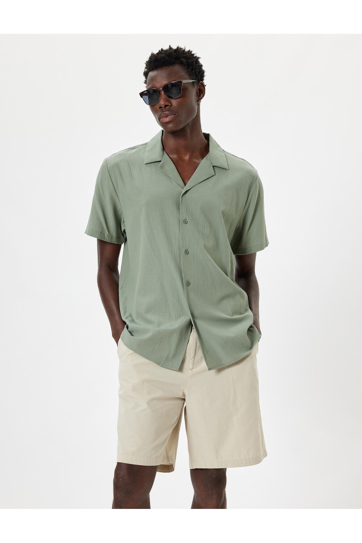 شلوارک پارچه ای جیب پلیسه دار با جزئیات