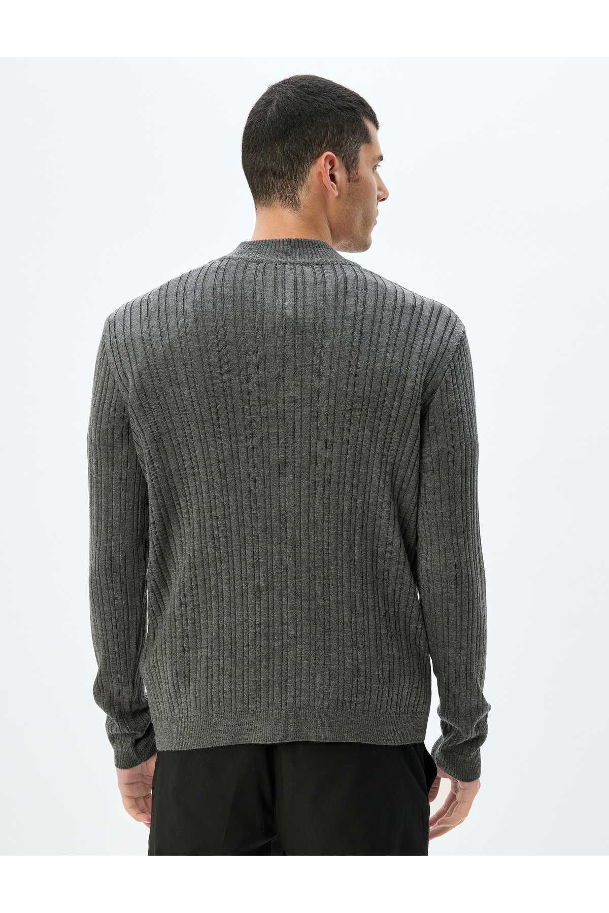 ژاکت بافتنی با زیپ یقه بلند ترکیب پشمی با جزئیات