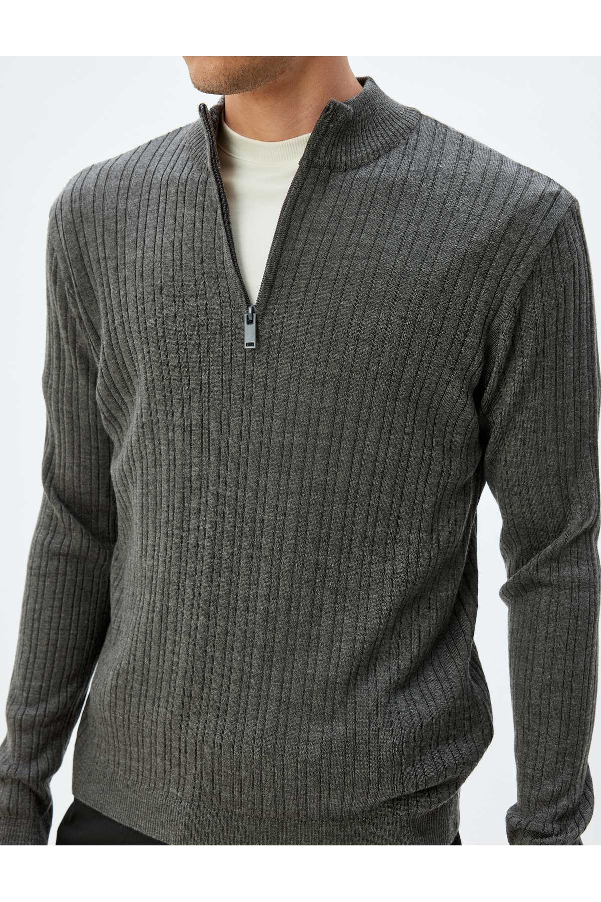 ژاکت بافتنی با زیپ یقه بلند ترکیب پشمی با جزئیات