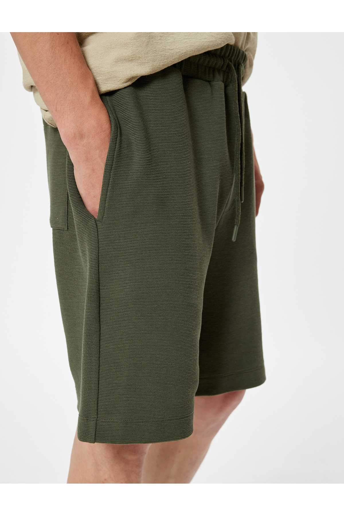 شورت برمودا نخی با دور کمر توری و جزئیات جیب