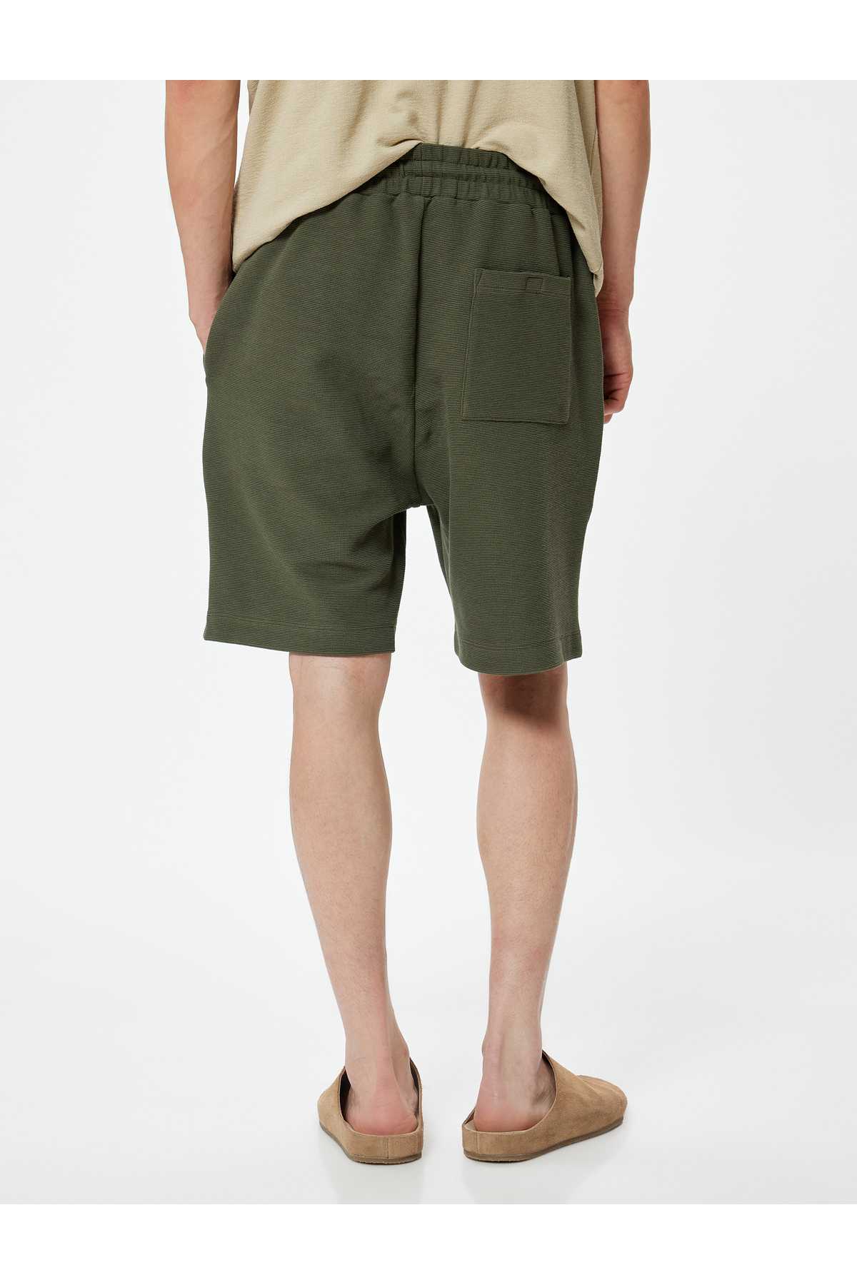 شورت برمودا نخی با دور کمر توری و جزئیات جیب