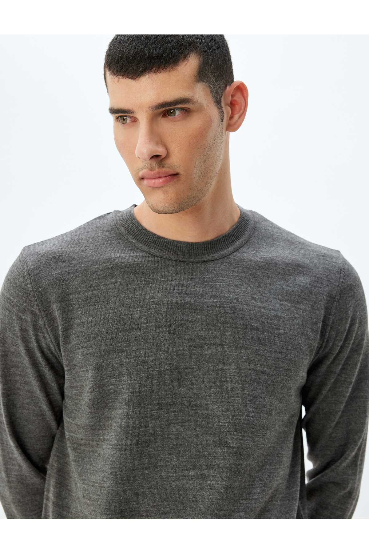 ژاکت بافتنی پایه آستین بلند یقه خدمه