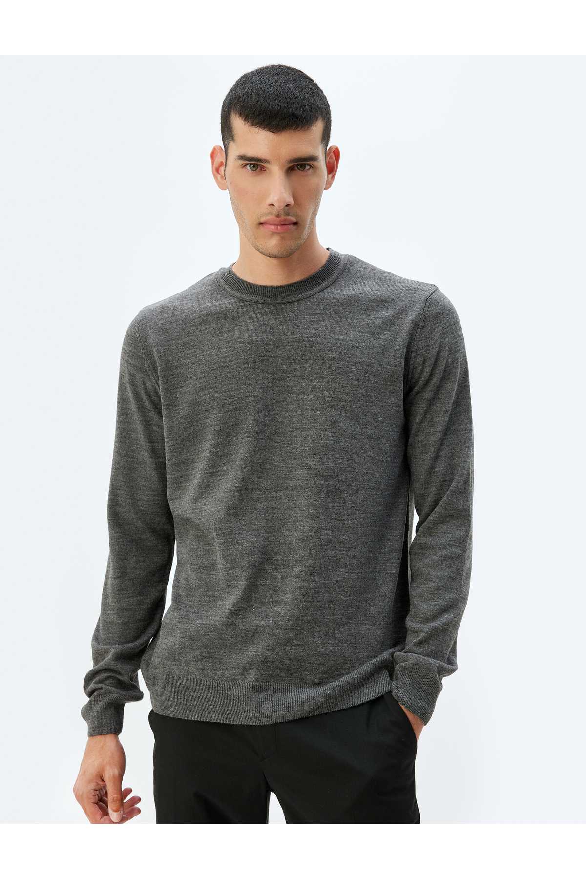 ژاکت بافتنی پایه آستین بلند یقه خدمه