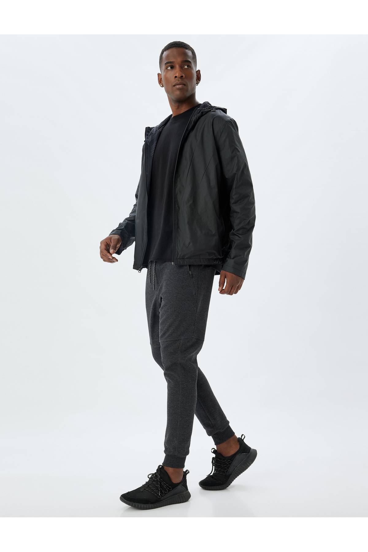 شلوار ورزشی اسپرت دوخت توری دور کمر ترکیبی پنبه ای با جزئیات