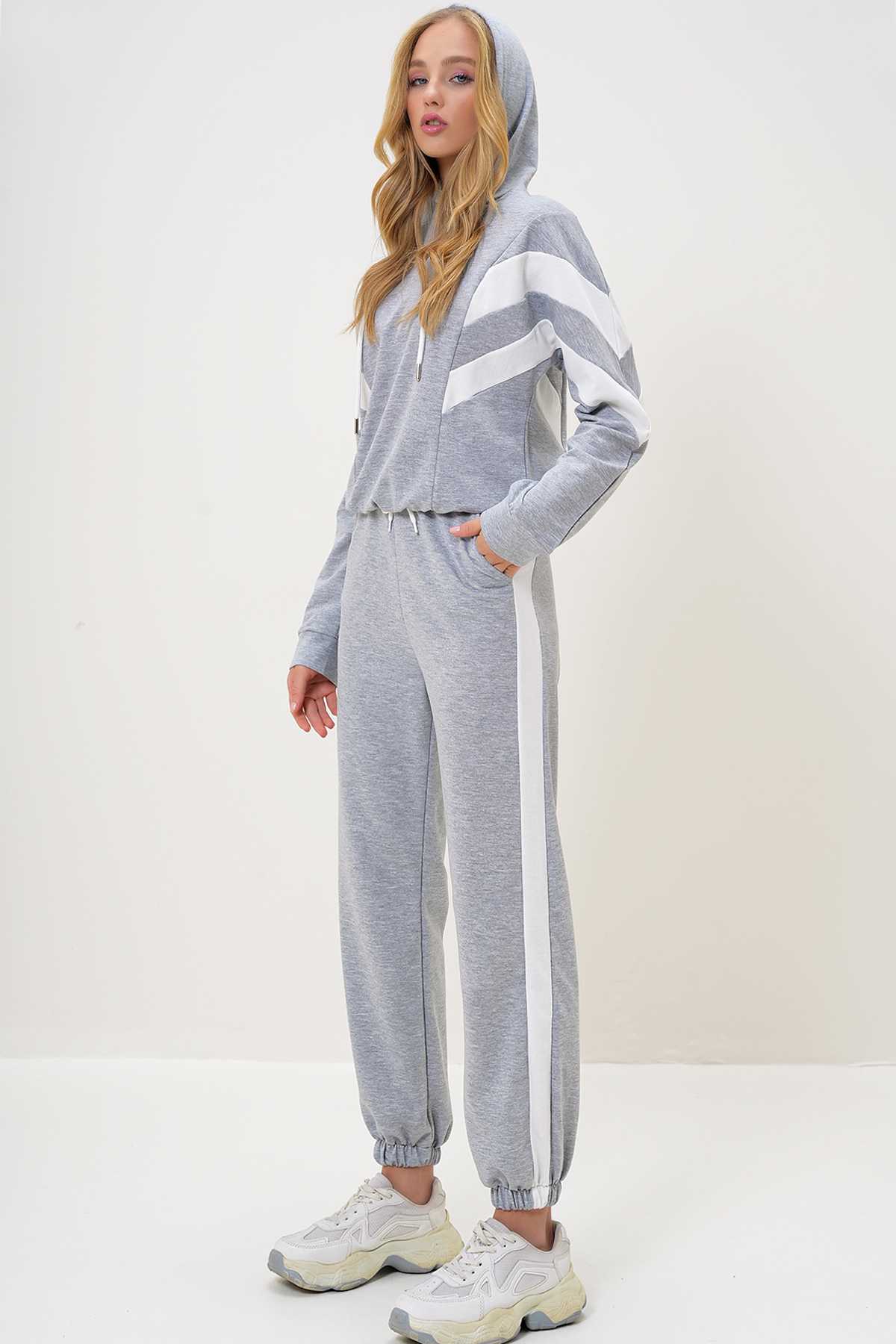 ست گرمکن سرپوش دار بیسکویتی زنانه و ست لباس ورزشی سرآستین الاستیک