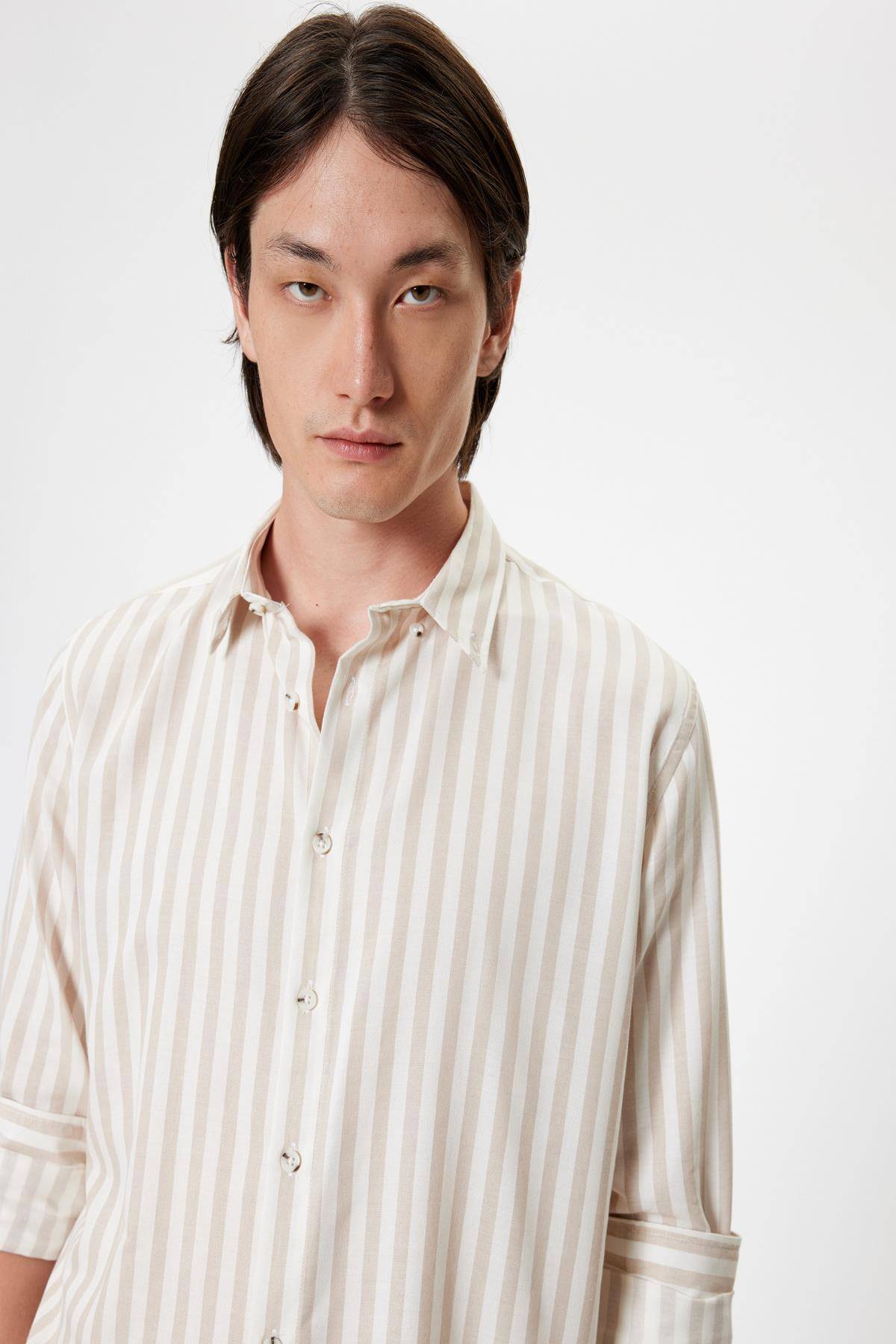 پیراهن باریک با یقه دکمه آستین بلند ترکیبی از پنبه