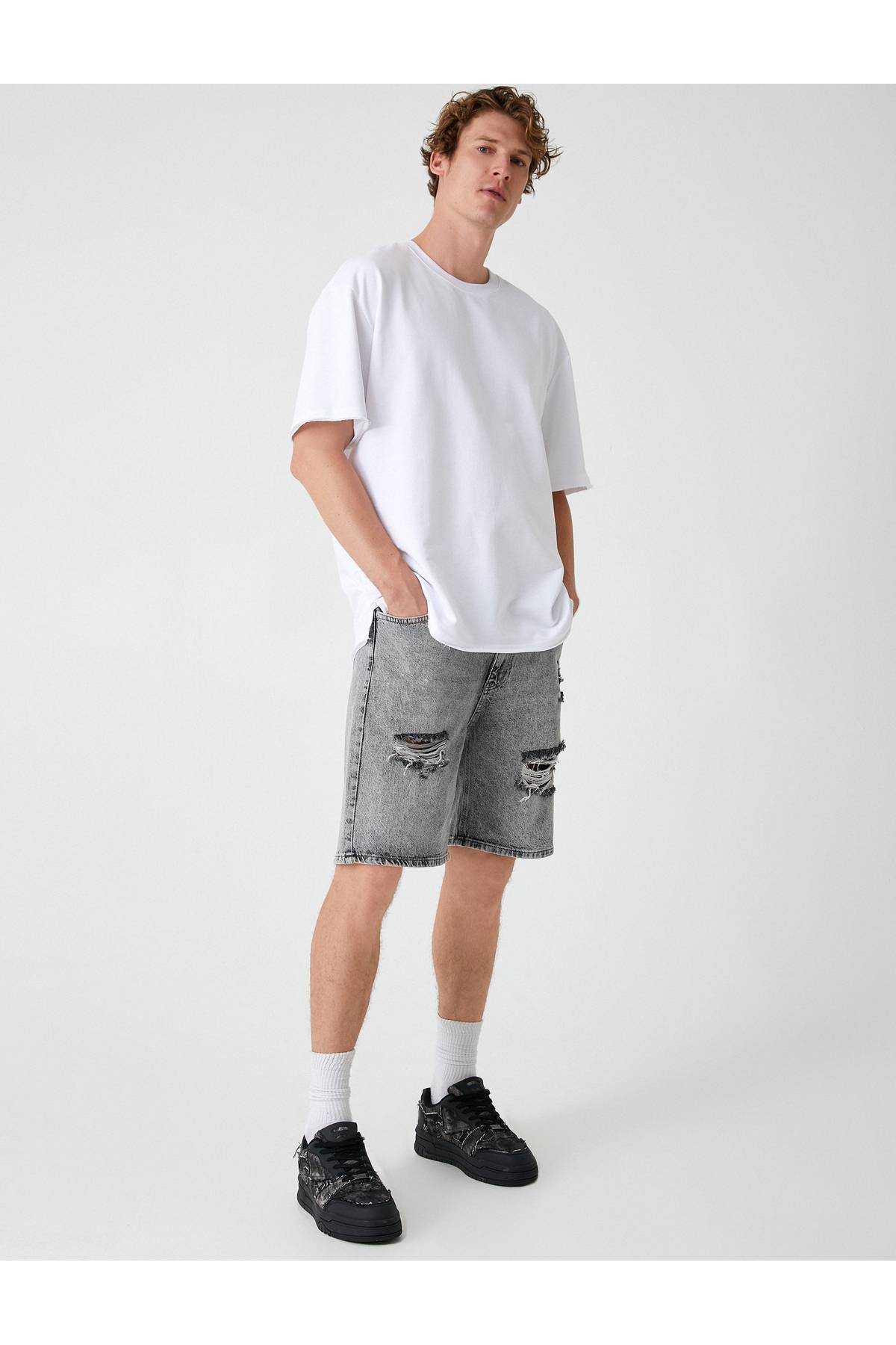 شلوارک جین سایز بزرگ برمودا با جزییات جیبی فرسوده