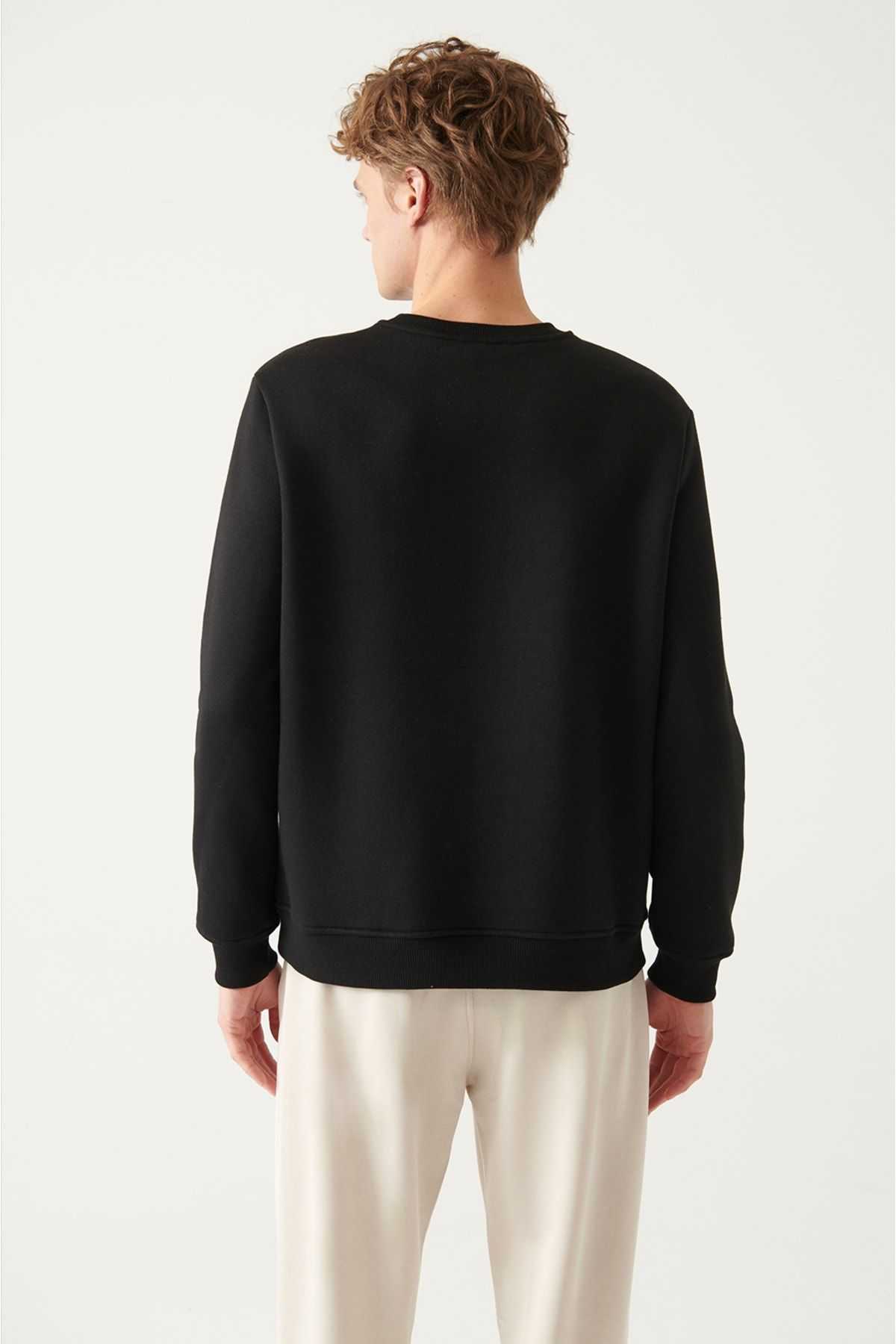 سویشرت معمولی با یقه بژ چاپ شده