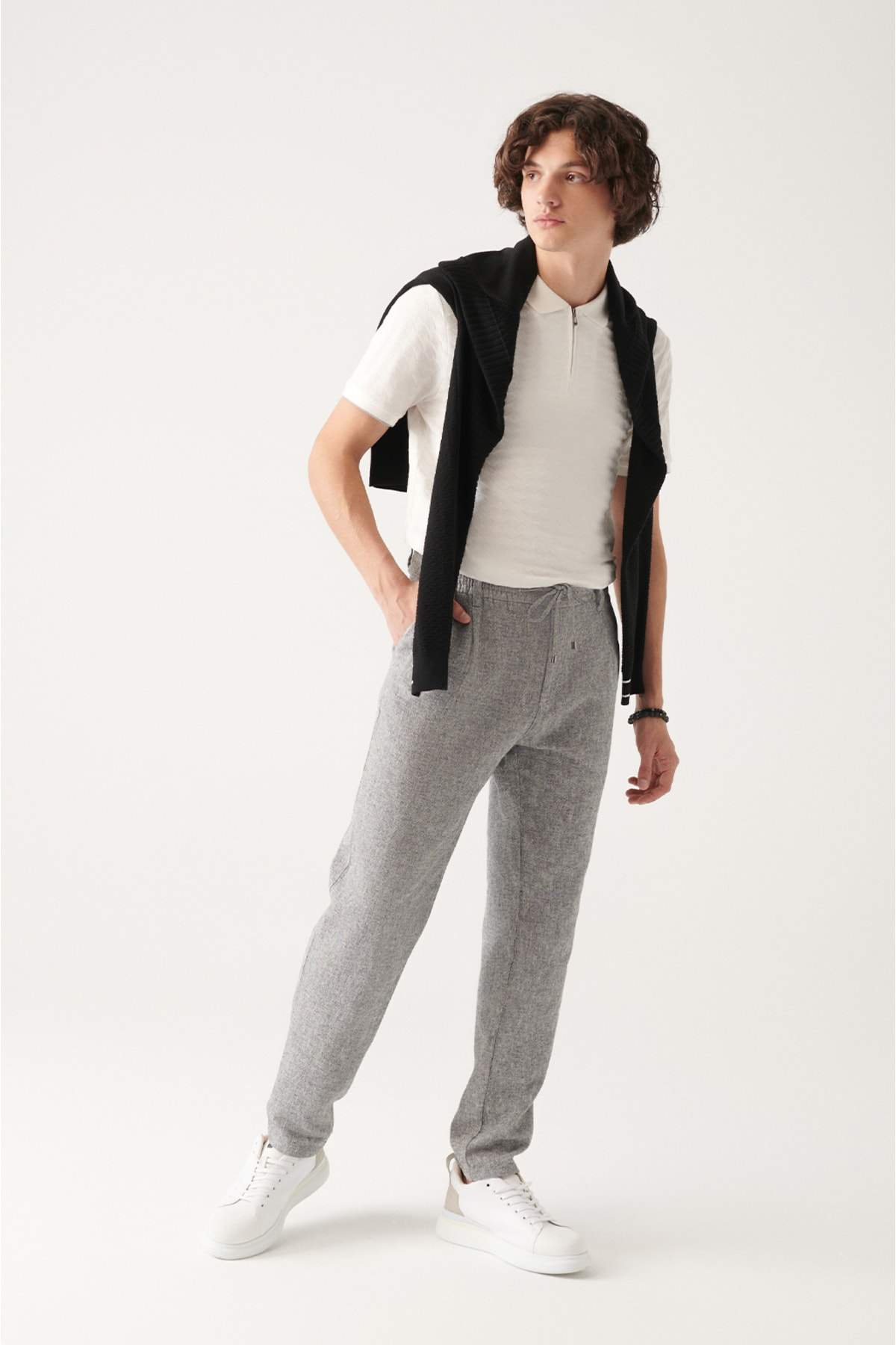 mens-gray-elastic-waist-lace-up-linen-textured-side-pocket-relaxed-fit-chino-trousers-a3